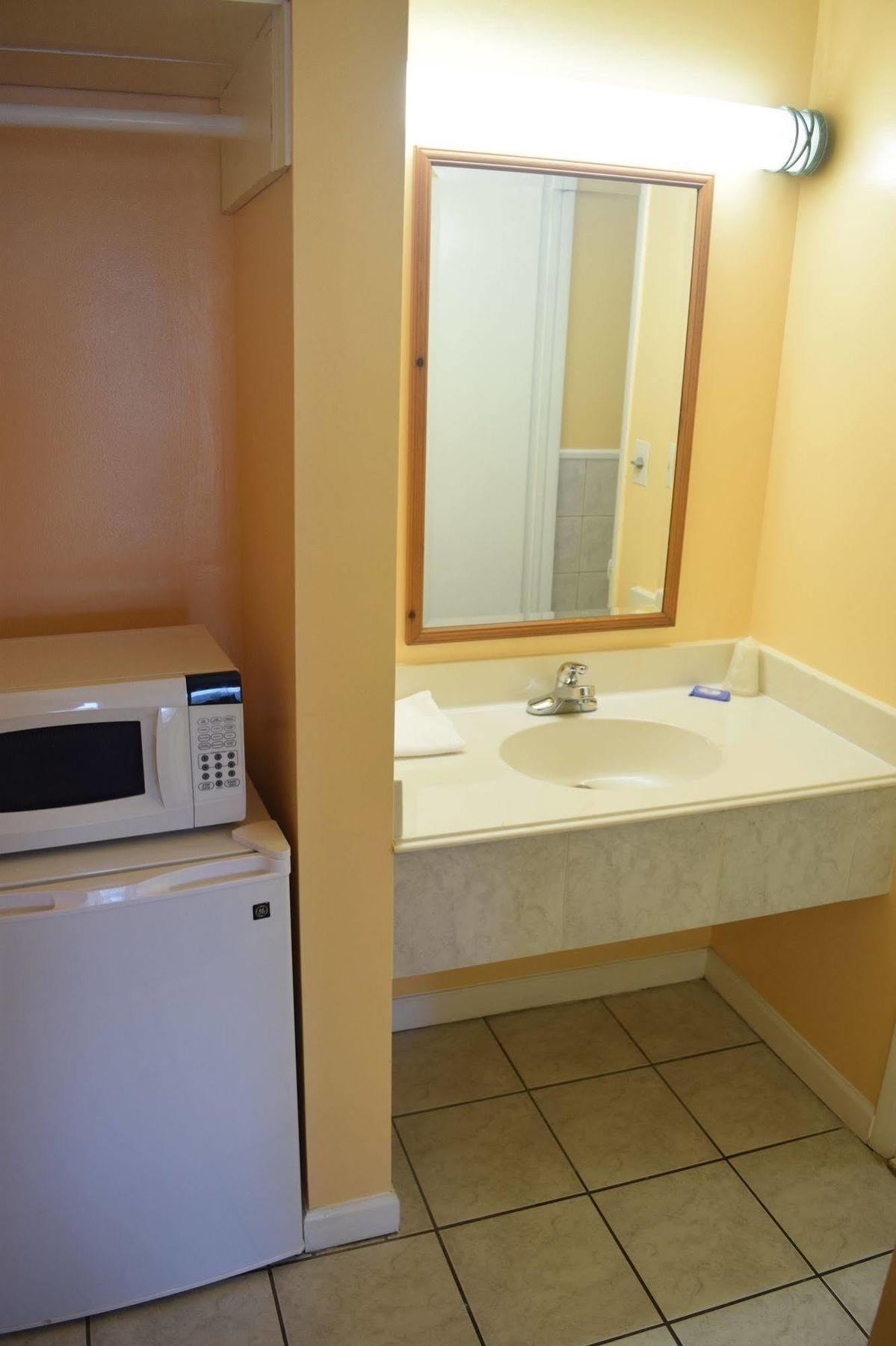 Fort Eustis Inn Newport News Eksteriør bilde